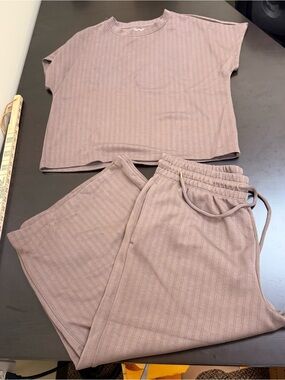 Danskin Ribbed Lounge Sweatpants & Top in Mauve Brown